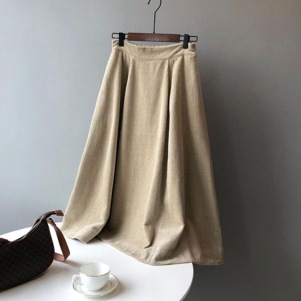 2020 autumn and winter new retro corduroy skirt women's mid-length loose a-line large swing umbrella skirt 9555, Black
2020 autumn and winter new retro corduroy skirt women's mid-length loose a-line large swing umbrella skirt 9555, Black