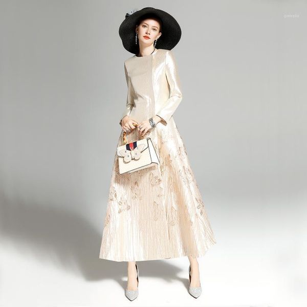 new fashion spring women heavy golden embossed embroidery jacquard slim super long trench coat lady retro windbreaker outwear1, Tan;black
new fashion spring women heavy golden embossed embroidery jacquard slim super long trench coat lady retro windbreaker outwear1, Tan;black