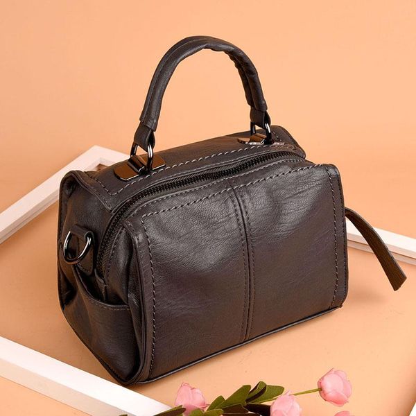 lady shoulder bag composite bag messenger the simple leather pu large capacity multifunction handbag b44-49
lady shoulder bag composite bag messenger the simple leather pu large capacity multifunction handbag b44-49