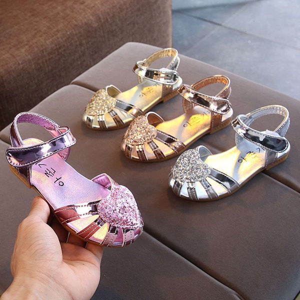 summer girls' korean sandals new 2020 zhongda love princs hollow baotou children's sho, Black;red
summer girls' korean sandals new 2020 zhongda love princs hollow baotou children's sho, Black;red