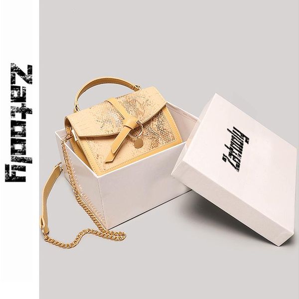 new style in 2020, fashionable french niche high-quality inclined bag, small square bag, chain simple atmosphere
new style in 2020, fashionable french niche high-quality inclined bag, small square bag, chain simple atmosphere