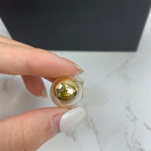 luxury designer stud earrings fashion women jewelry ear studs golden pearl earrings new womens party wedding lovers gift engagement earring, Golden;silver
luxury designer stud earrings fashion women jewelry ear studs golden pearl earrings new womens party wedding lovers gift engagement earring, Golden;silver