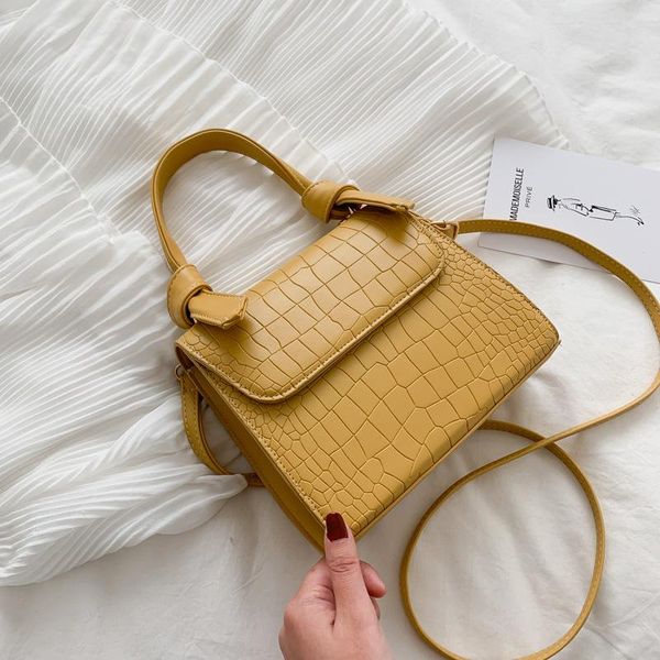 2020 new korean version handbag crocodile pattern shoulder bag fashionable women small square bag elegant women's leather
2020 new korean version handbag crocodile pattern shoulder bag fashionable women small square bag elegant women's leather
