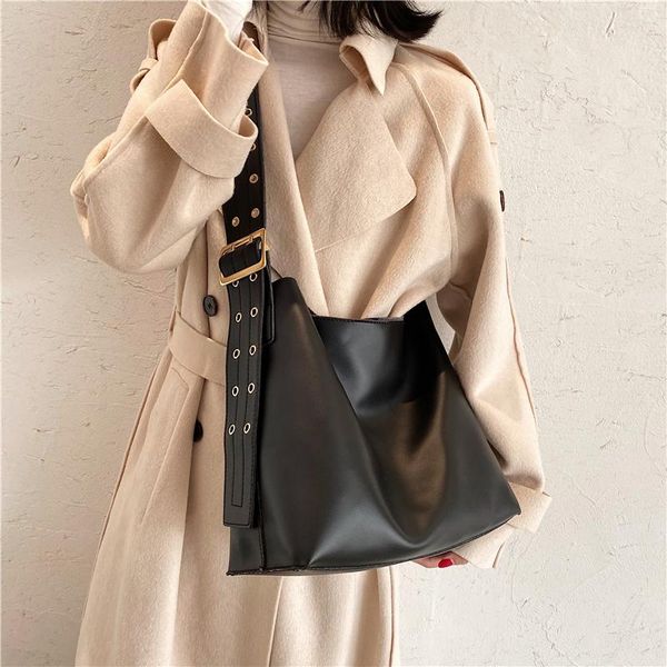 cross body wide straps handbag women 2021 pu designer bag fashion office commuter simple ladies shoulder casual shopper crossbody
cross body wide straps handbag women 2021 pu designer bag fashion office commuter simple ladies shoulder casual shopper crossbody