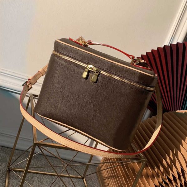 classic cosmetic case leather women shoulder bag tote handbag purse makeup case purse
classic cosmetic case leather women shoulder bag tote handbag purse makeup case purse