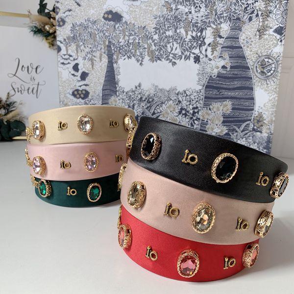 luxury designer headband women girl hair bands retro headwraps gifts fashion letters diamond headwear hair accessories high quality, Silver
luxury designer headband women girl hair bands retro headwraps gifts fashion letters diamond headwear hair accessories high quality, Silver