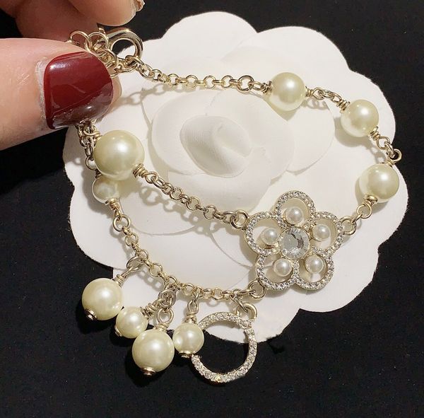 fashion bracelet for woman flower pearl bracelet diamond bracelet electroplated gold charm jewelry supply, Black
fashion bracelet for woman flower pearl bracelet diamond bracelet electroplated gold charm jewelry supply, Black