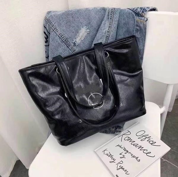 creative design portable pu leather waterproof handbag shoulder bag classic texture chic women portable large capacity shopping totes
creative design portable pu leather waterproof handbag shoulder bag classic texture chic women portable large capacity shopping totes