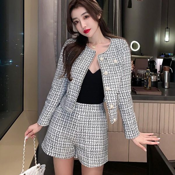 2020 vintage korean autumn winter tweed 2 piece set elegant slim plaid fashion single-breasted jacket coat + short suit clothes, Gray
2020 vintage korean autumn winter tweed 2 piece set elegant slim plaid fashion single-breasted jacket coat + short suit clothes, Gray