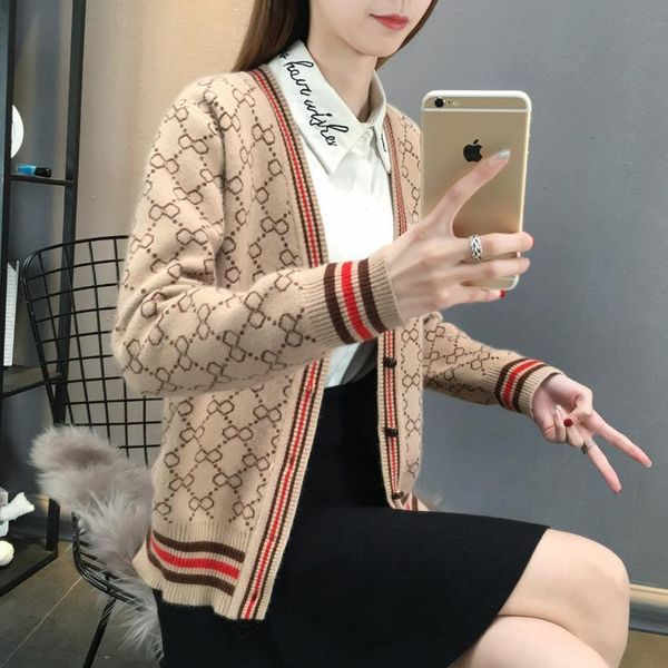 new 2021 blouse autumn and winter letter knitted cardigan thick women's short coat w62w, White;black
new 2021 blouse autumn and winter letter knitted cardigan thick women's short coat w62w, White;black