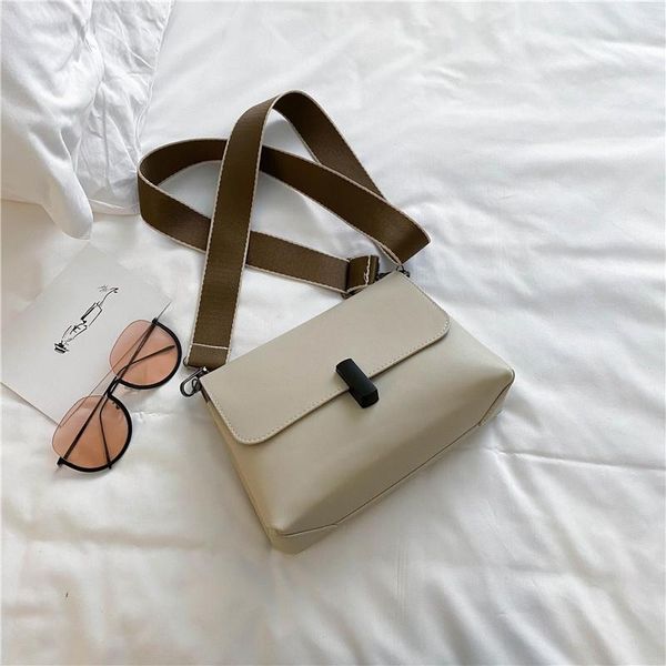 casual pu leather small shoulder bags for women with wide strap female solid color crossbody messenger travel cell phone bags
casual pu leather small shoulder bags for women with wide strap female solid color crossbody messenger travel cell phone bags