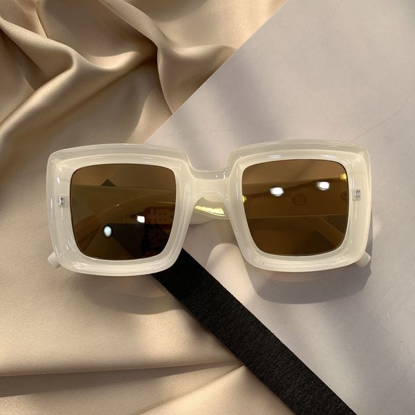 sunglasses, fashion street p personality, the same style of online red women's special offer, White;black
sunglasses, fashion street p personality, the same style of online red women's special offer, White;black