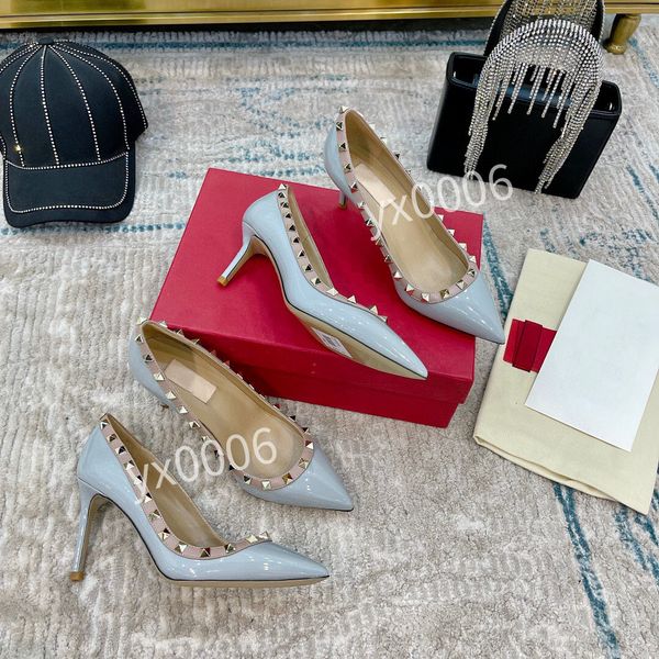 2022 new round-toe lace-up 35-42 flat women luxury designer casual shoes stellar low-sneakers-style canvas shoes fashion breathable design y, Red;white
2022 new round-toe lace-up 35-42 flat women luxury designer casual shoes stellar low-sneakers-style canvas shoes fashion breathable design y, Red;white