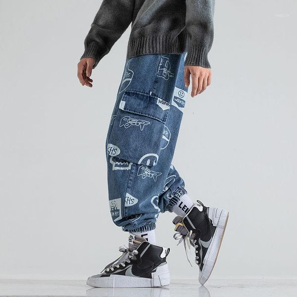 trendy jeans big pocket overalls loose-fitting harem pants printed letters pattern street fashion hip-hop cowboy trousers 20201, Blue
trendy jeans big pocket overalls loose-fitting harem pants printed letters pattern street fashion hip-hop cowboy trousers 20201, Blue