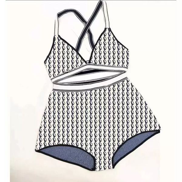 2022 women bikini swimsuit designer swimsuit swimwears beach suit summer swimming wear soft and comfortable luxury underwear set wholesale, White;black
2022 women bikini swimsuit designer swimsuit swimwears beach suit summer swimming wear soft and comfortable luxury underwear set wholesale, White;black