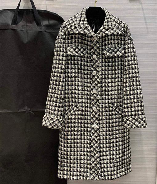 european and american women's wear 2020 winter new style long sleeve lapel plaid single breasted fashionable tweed coat, Black
european and american women's wear 2020 winter new style long sleeve lapel plaid single breasted fashionable tweed coat, Black