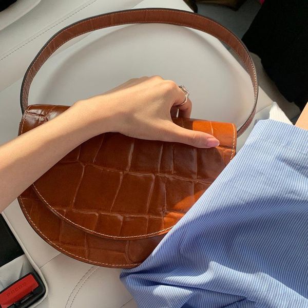 women crocodile semicircle saddle bags crossbody bag fashion leather shoulder bags for female handbags designer bolsa
women crocodile semicircle saddle bags crossbody bag fashion leather shoulder bags for female handbags designer bolsa