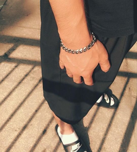 2020 stainless steel men retro bracelet gifts mens chain curb cuban link accessories black rock charm hand jllmkp bde_jewelry, Golden;silver
2020 stainless steel men retro bracelet gifts mens chain curb cuban link accessories black rock charm hand jllmkp bde_jewelry, Golden;silver