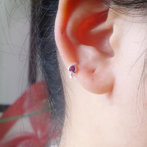 925 silver earring fashion zircon heart-shaped ear bone small ear ring buckle wreath exquisite simple wild boy girl jewe, Golden;silver
925 silver earring fashion zircon heart-shaped ear bone small ear ring buckle wreath exquisite simple wild boy girl jewe, Golden;silver