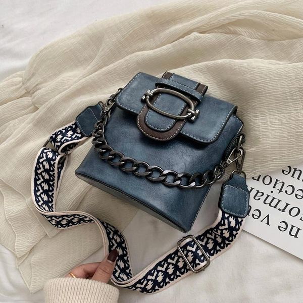 fashion female bag shoulder bag messenger metal chain decoration female
fashion female bag shoulder bag messenger metal chain decoration female