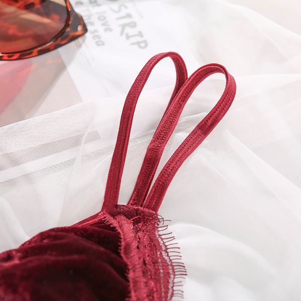2021 aduloty new fashion women velvet bra underwear eyelash lace brassiere no rims lingerie underpants bralette set, Red;black
2021 aduloty new fashion women velvet bra underwear eyelash lace brassiere no rims lingerie underpants bralette set, Red;black