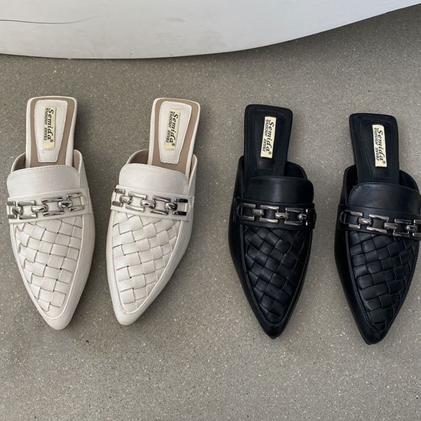women slippers metal chain deocrated pointed toe studded flat slippers slip on mules ladies outside casual slides x1020, Black
women slippers metal chain deocrated pointed toe studded flat slippers slip on mules ladies outside casual slides x1020, Black
