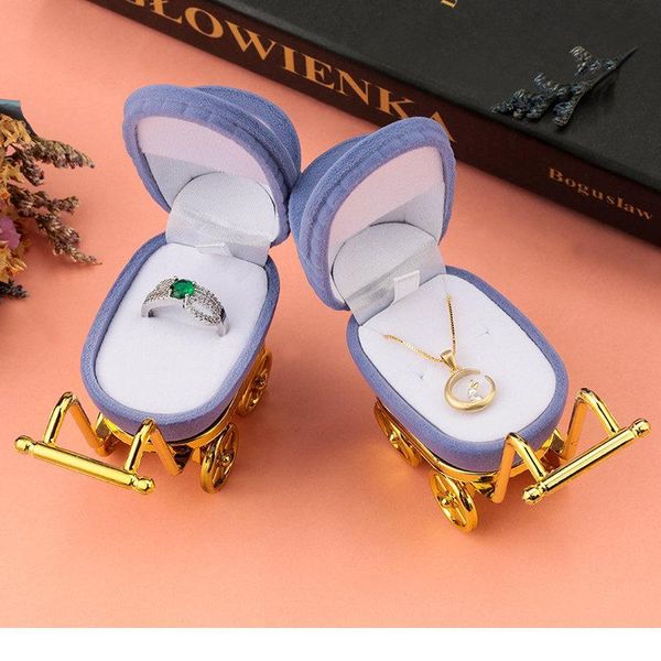 1 piece lovely baby carriage velvet jewelry box wedding ring box gift box holder case for earrings necklaces bracelets jllzkb, Black;white
1 piece lovely baby carriage velvet jewelry box wedding ring box gift box holder case for earrings necklaces bracelets jllzkb, Black;white