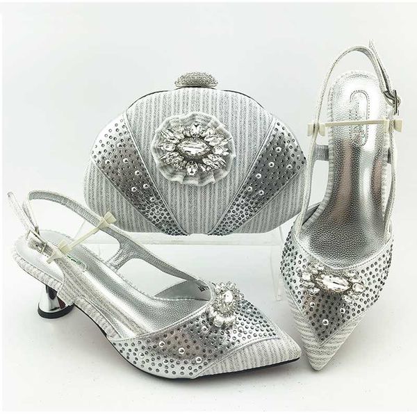 silver lady high heel pointed shoes matching with handbag set elegant pumps and bag for lady mm1107 heel height 7cm, Black
silver lady high heel pointed shoes matching with handbag set elegant pumps and bag for lady mm1107 heel height 7cm, Black