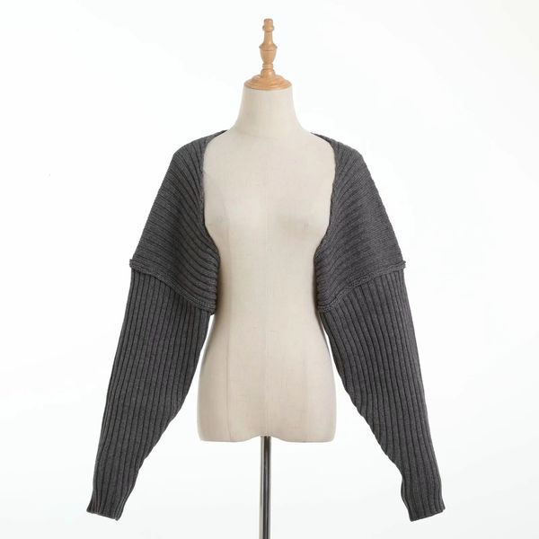 2021 new european and american women's wear blogger with t-shirt loose bat sleeve knitted shawl 4ssq, White
2021 new european and american women's wear blogger with t-shirt loose bat sleeve knitted shawl 4ssq, White