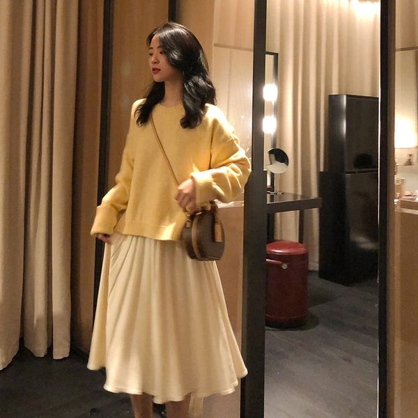 early autumn net red small fragrance foreign style fashionable sweater over overskirtknitted sweater with skirt design sense two piece skirt, White;black