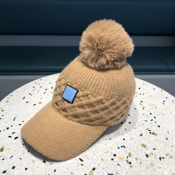 2020 explosions japanese korean striped knitted wool ball fashion joker warm street travel duck tongue baseball cap children, Blue;gray
2020 explosions japanese korean striped knitted wool ball fashion joker warm street travel duck tongue baseball cap children, Blue;gray