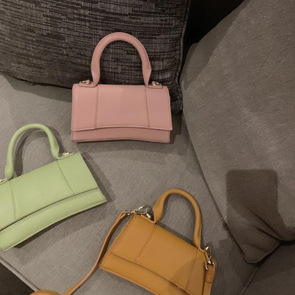 luxury hourglass shape alligator handbags flap chain shoulder bags designer handbag women clutch messenger bag purse shopping tote
luxury hourglass shape alligator handbags flap chain shoulder bags designer handbag women clutch messenger bag purse shopping tote