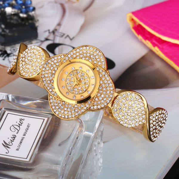 exquisite dial miss flower with diamond fox malishi quartz wristwatch fashion waterproof women's watch ee9d, Slivery;brown
exquisite dial miss flower with diamond fox malishi quartz wristwatch fashion waterproof women's watch ee9d, Slivery;brown