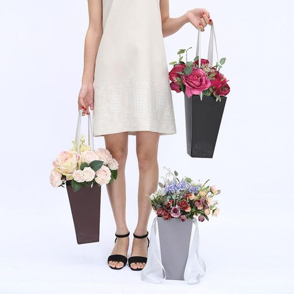 gift wrap flower paper boxes with handhold hug bucket rose florist party packing cardboard packaging box bag handbag1
gift wrap flower paper boxes with handhold hug bucket rose florist party packing cardboard packaging box bag handbag1