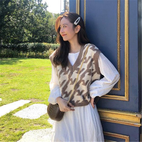 women's vests knit korean casual loose v-neck sweet knitted sweaters sleeveless female all-match pullover chic arygle vest 2021, Black;white
women's vests knit korean casual loose v-neck sweet knitted sweaters sleeveless female all-match pullover chic arygle vest 2021, Black;white