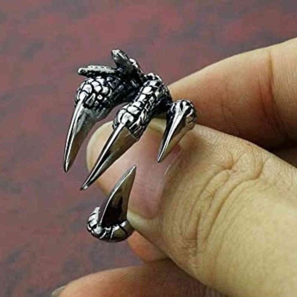 1pcs titanium steel eagle dragon claw halloween skull ring selling men's domineering opening rock animal jewelry, Silver
1pcs titanium steel eagle dragon claw halloween skull ring selling men's domineering opening rock animal jewelry, Silver
