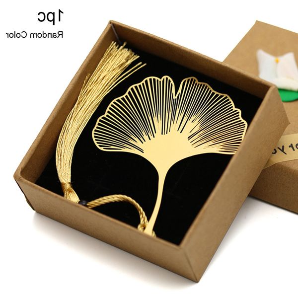 chinese gold festival style vintage metal hollow ginkgo leaf tassel bookmark book folder party decoration
chinese gold festival style vintage metal hollow ginkgo leaf tassel bookmark book folder party decoration
