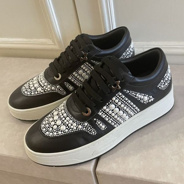 2022 designer women hawaii/f white black dress walking shoes calf leather low trainers pearl embellishment comfort skateboar
2022 designer women hawaii/f white black dress walking shoes calf leather low trainers pearl embellishment comfort skateboar