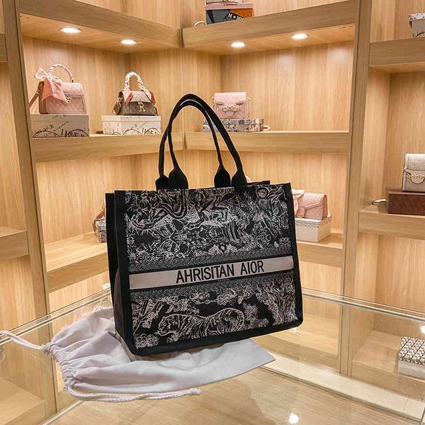 2022 factory wholesale new model direct large capacity portable canvas women's bag single shoulder tote bag
2022 factory wholesale new model direct large capacity portable canvas women's bag single shoulder tote bag