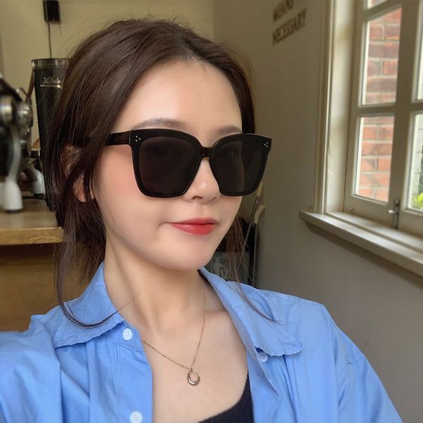 2020 korean version big box, versatile, small face, red sunglasses, women's fashion, anti ultraviolet sunglasses for men in summer, White;black
2020 korean version big box, versatile, small face, red sunglasses, women's fashion, anti ultraviolet sunglasses for men in summer, White;black