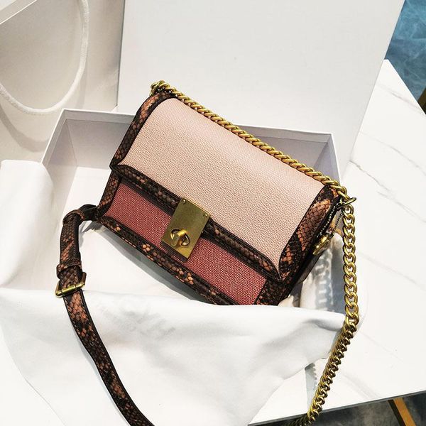 snake pattern 2020 осень и зима нового плеча цепи сумка щитовые box малый квадратные сумки женщины кошелек и сумки
snake pattern 2020 осень и зима нового плеча цепи сумка щитовые box малый квадратные сумки женщины кошелек и сумки