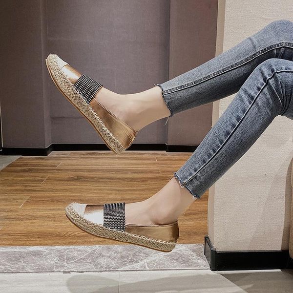 размер 35-43 повседневная обувь для женщин квартиры loafer женщина плоский обуви женщин bling bling удобная обувь полуботинки черный, Black
размер 35-43 повседневная обувь для женщин квартиры loafer женщина плоский обуви женщин bling bling удобная обувь полуботинки черный, Black