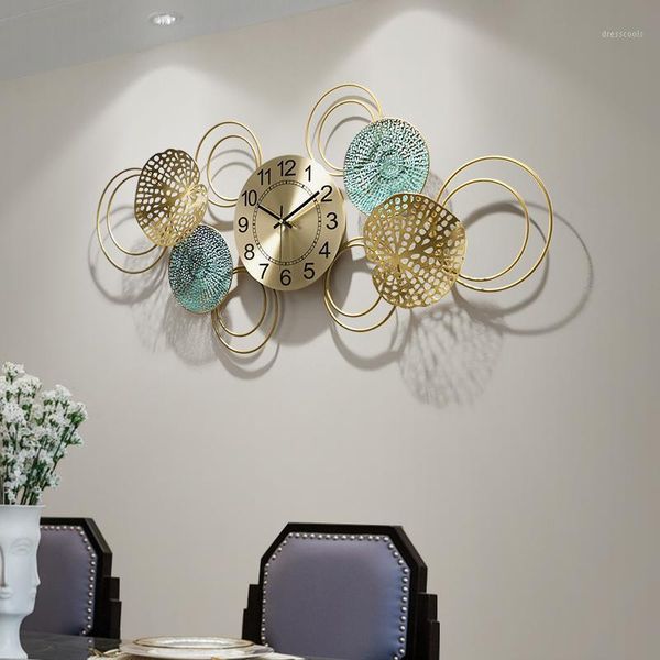 new chinese style light luxury metal wall clock creative dining room decoration household atmospheric porch clock1
new chinese style light luxury metal wall clock creative dining room decoration household atmospheric porch clock1