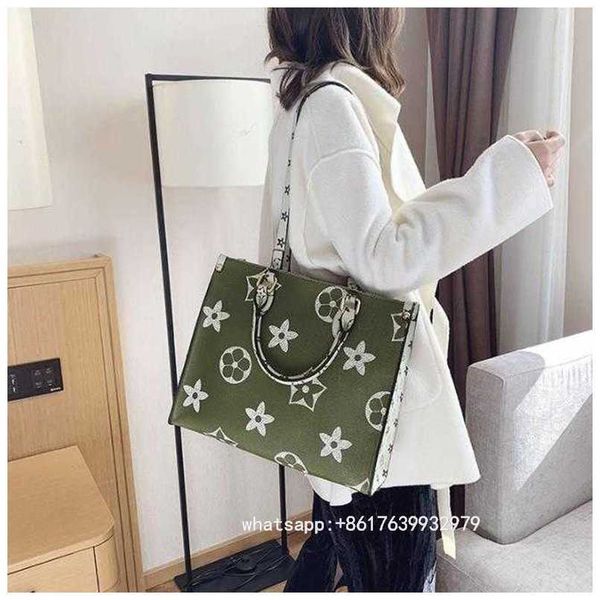 retro female bags 2021 one-shoulder messenger handbag large-capacity presbyopia large printing shopping bag 689
retro female bags 2021 one-shoulder messenger handbag large-capacity presbyopia large printing shopping bag 689