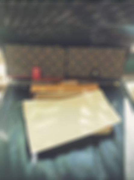 2022new l bag billfold plaid pattern women wallet men pures high-end luxury s designer box 88, Red;black
2022new l bag billfold plaid pattern women wallet men pures high-end luxury s designer box 88, Red;black