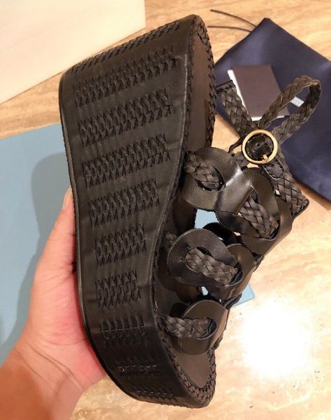 woven cowhide slope heel sandals women's new fashion of net red versatile waterproof platform thick sole shoes in summer 2020, Black
woven cowhide slope heel sandals women's new fashion of net red versatile waterproof platform thick sole shoes in summer 2020, Black
