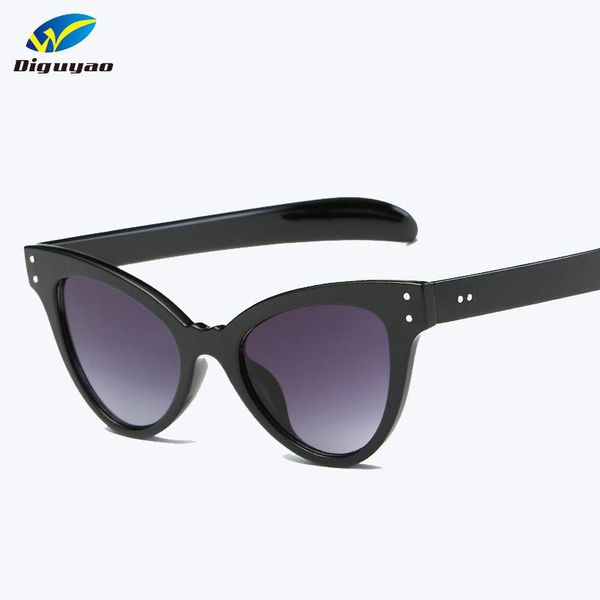 sunglasses diguyao 2021 cat eye brown frame rivet women designer ladies sun glasses for men gafas sol female, White;black
sunglasses diguyao 2021 cat eye brown frame rivet women designer ladies sun glasses for men gafas sol female, White;black