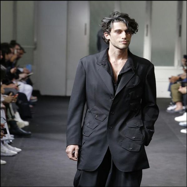 2020 new s-6xl men's british style jacket long sleeve single breasted fashion blazers phase passing model suits gel8, White;black
2020 new s-6xl men's british style jacket long sleeve single breasted fashion blazers phase passing model suits gel8, White;black