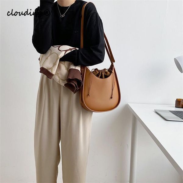 retro u-shaped messenger bag for women autumn / winter 2020 new fashion shoulder bag
retro u-shaped messenger bag for women autumn / winter 2020 new fashion shoulder bag