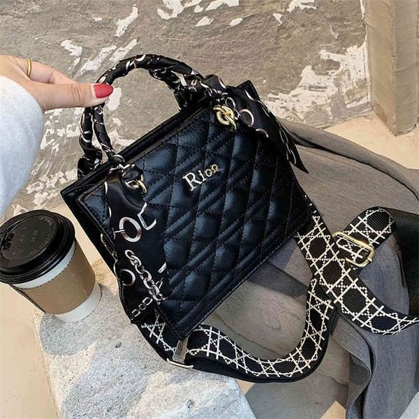 outlet sale 80% off fashion lingge women's small bag 2022 new fashion versatile one shoulder messenger bag net red portable princess ba
outlet sale 80% off fashion lingge women's small bag 2022 new fashion versatile one shoulder messenger bag net red portable princess ba